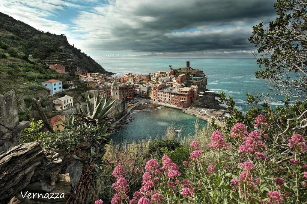 Cinque Terre Bridge Apartment La Spezia Exterior photo