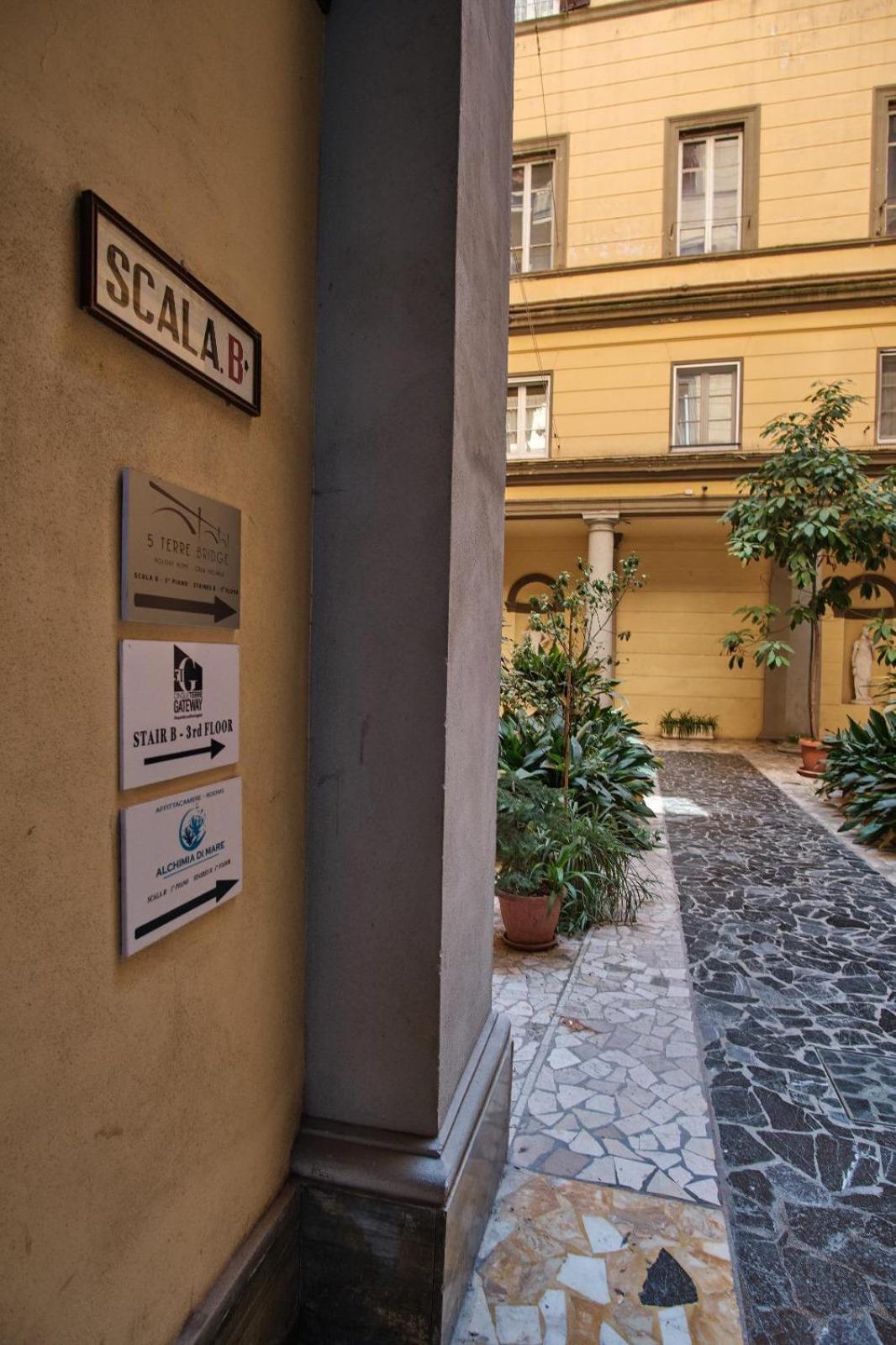 Cinque Terre Bridge Apartment La Spezia Exterior photo